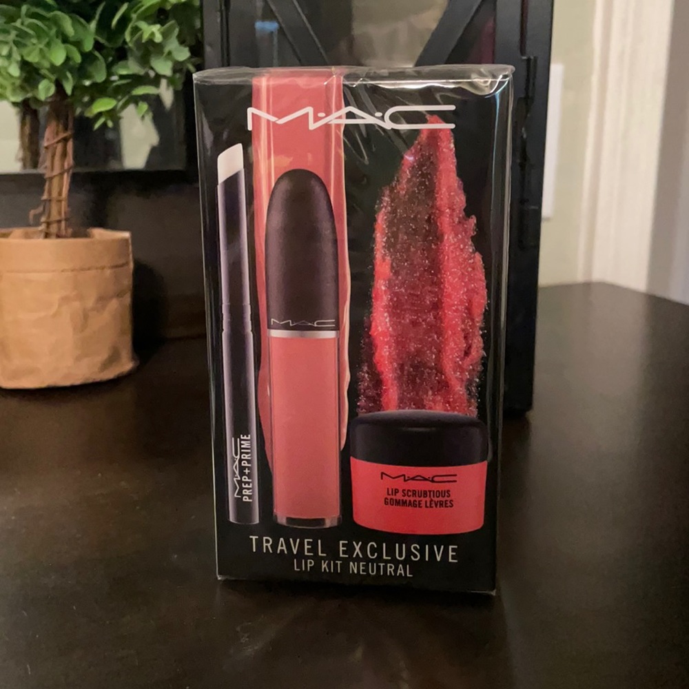 M.A.C Travel Exclusive Lip Kit Neutral
